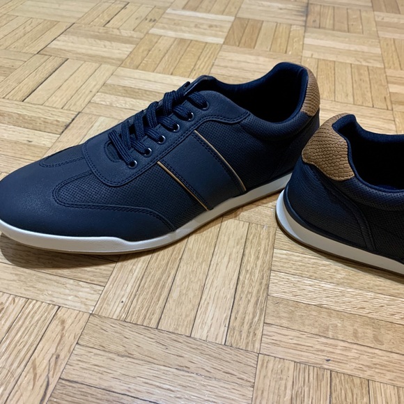 Sport Sneakers - New in Box - Picture 6 of 8